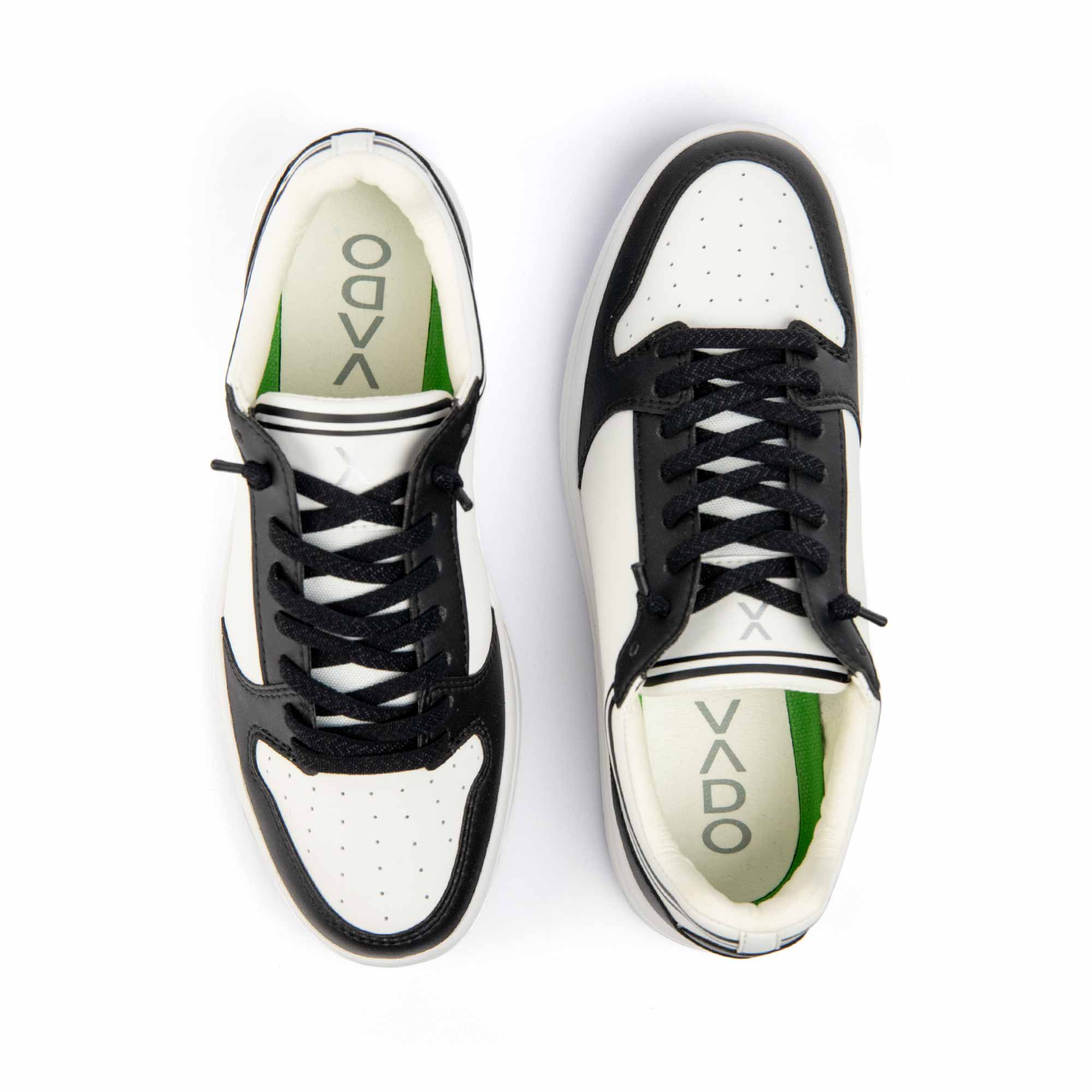 Sneaker COURT V Black Offwhite Damen VADO Draufsicht