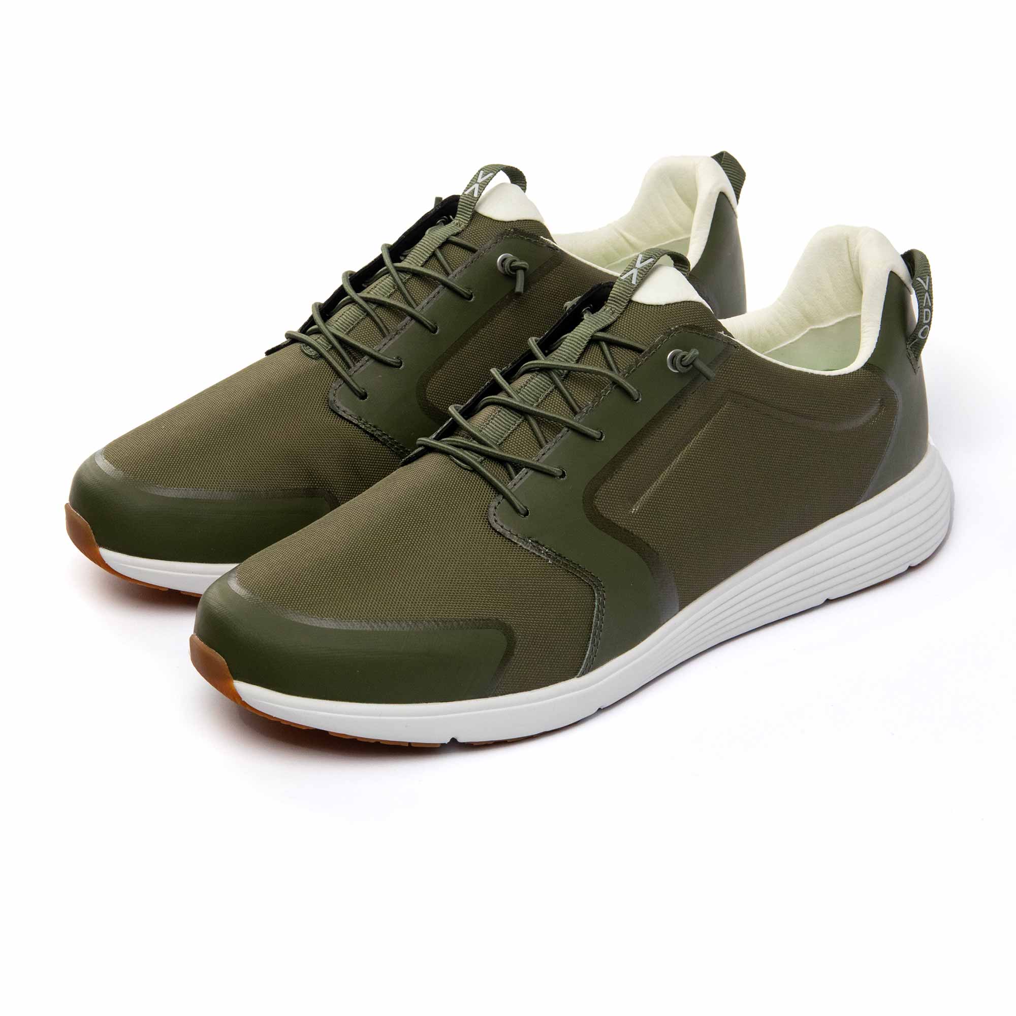 VADO Herren Sneaker TRAINER I oliv sportlich funktional 45-Grad-Ansicht